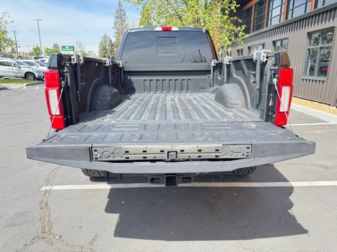 Used 2022 Ford F350 Platinum w/ FX4 Off-Road Package AWD/4WD image 23