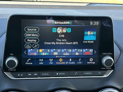 Used 2024 Nissan Sentra SV FWD image 23