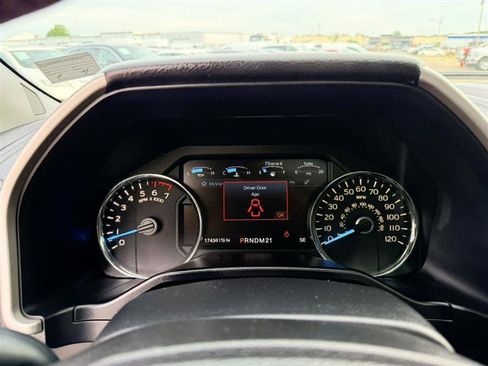 Used 2016 Ford F150 Lariat w/ Equipment Group 502A Luxury AWD/4WD image 31