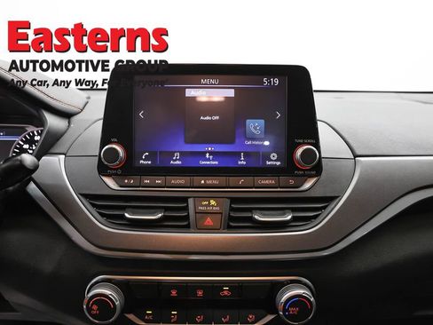 Used 2024 Nissan Altima 2.5 SR FWD image 12