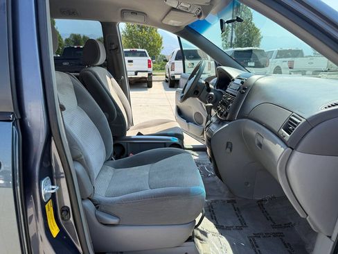 Used 2008 Toyota Sienna LE FWD image 23