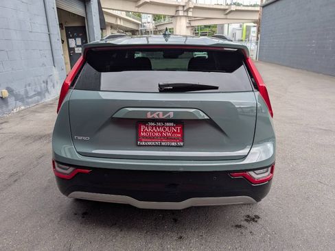 Used 2023 Kia Niro Wave w/ Wave Preserve Package FWD image 4