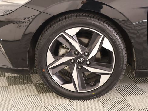 Used 2021 Hyundai Elantra Limited w/ Cargo Package image 19