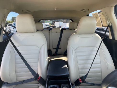 Used 2020 Ford Edge SEL w/ Convenience Package image 30