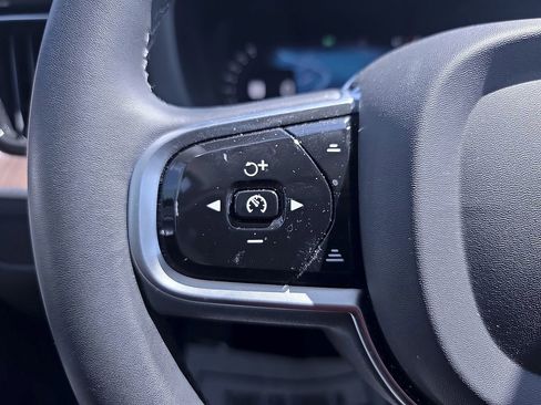 Certified 2023 Volvo XC60 T8 Plus AWD/4WD image 27