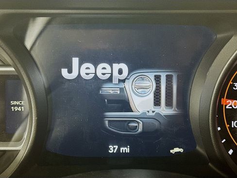 New 2026 Jeep Gladiator Mojave w/ Technology Group image 11