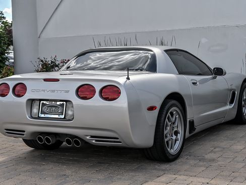 Used 2002 Chevrolet Corvette Z06 w/ Memory Pkg RWD image 13