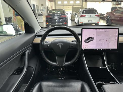 Used 2018 Tesla Model 3 image 19