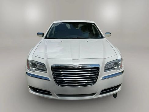Used 2012 Chrysler 300 Limited RWD image 3
