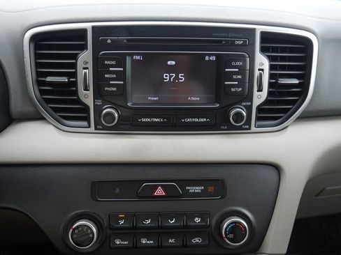 Used 2019 Kia Sportage LX AWD/4WD image 4