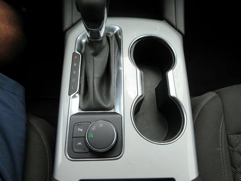 Used 2022 Chevrolet Blazer LT FWD image 27