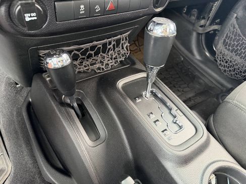 Used 2015 Jeep Wrangler Unlimited Sport AWD/4WD image 16