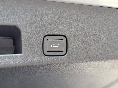 New 2026 Chevrolet Traverse Z71 w/ Enhanced Driving Package AWD/4WD image 31