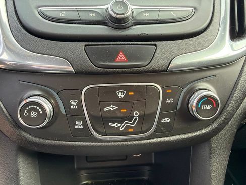 Used 2020 Chevrolet Equinox LT FWD image 16