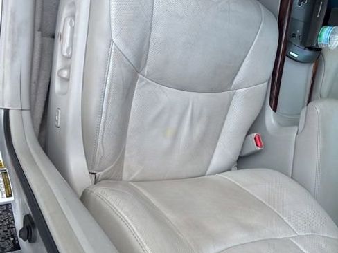 Used 2011 Toyota Avalon Limited image 9