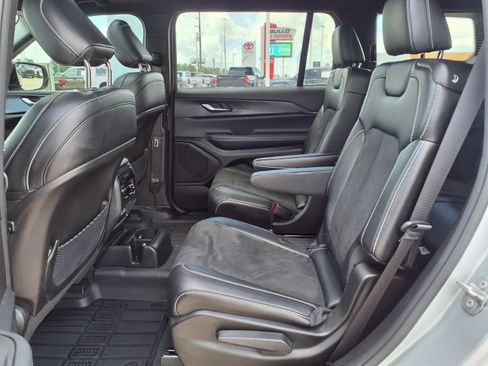 Used 2023 Jeep Grand Cherokee L Laredo RWD image 18