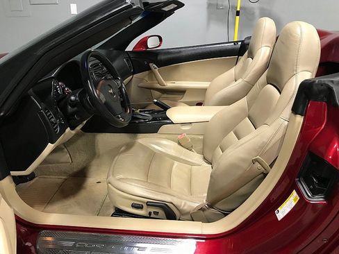 Used 2008 Chevrolet Corvette Convertible w/ Preferred Equipment Group RWD image 18