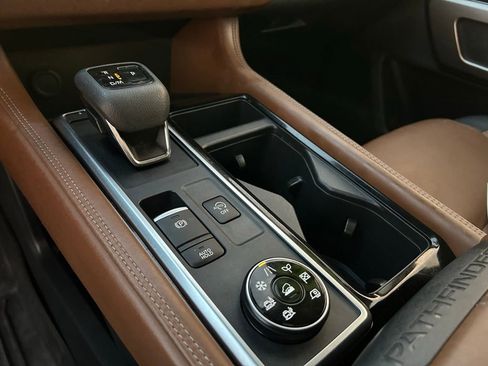 Used 2023 Nissan Pathfinder Platinum image 28