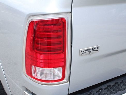 Used 2017 RAM 1500 Laramie w/ Convenience Group AWD/4WD image 9