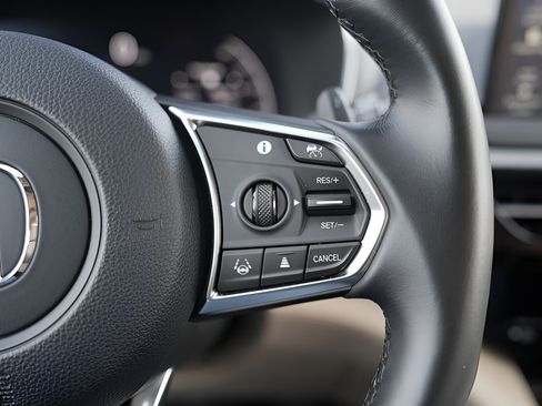 Used 2025 Acura MDX SH-AWD w/ Technology Package image 37