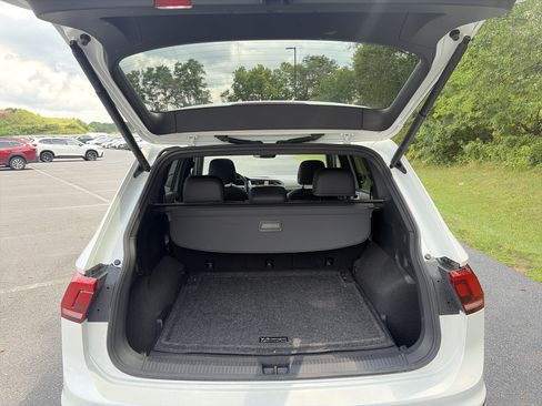 Used 2024 Volkswagen Tiguan SE R-Line AWD/4WD image 22