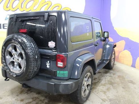 Used 2017 Jeep Wrangler Sahara w/ Dual Top Group AWD/4WD image 8