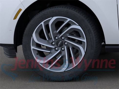 New 2025 Lincoln Navigator Reserve image 19