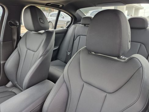 Used 2019 BMW 330i Sedan w/ M Sport Package RWD image 13