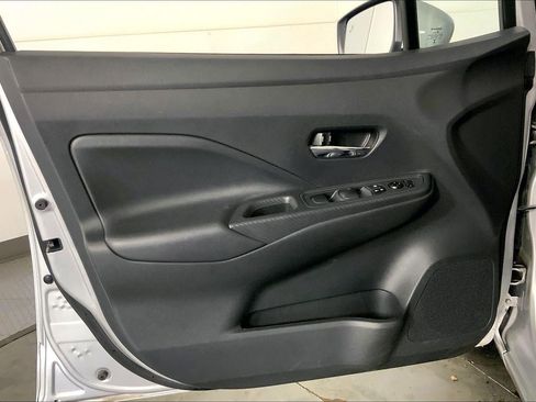 Used 2025 Nissan Versa SV FWD image 24
