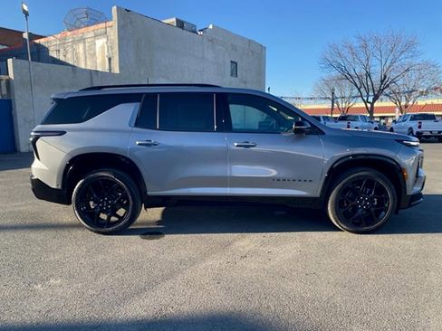 New 2026 Chevrolet Traverse RS w/ LPO, Floor Liner Package FWD image 5