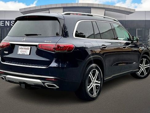 Used 2021 Mercedes-Benz GLS 450 4MATIC image 2