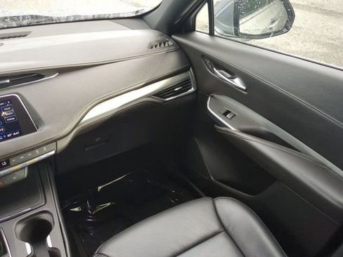 Used 2023 Cadillac XT4 Premium Luxury AWD/4WD image 16