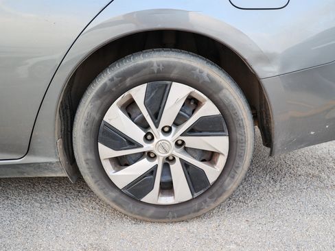 Used 2020 Nissan Altima 2.5 S FWD image 12