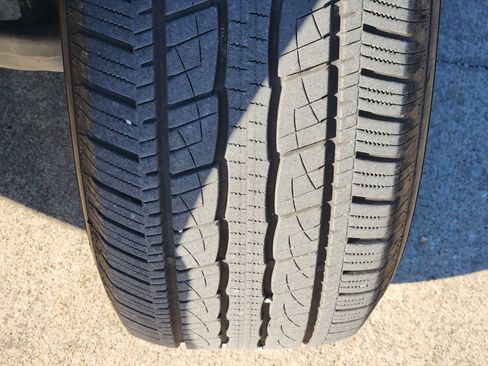 Used 2024 Chevrolet Silverado 1500 Custom w/ Dark Appearance Package image 12