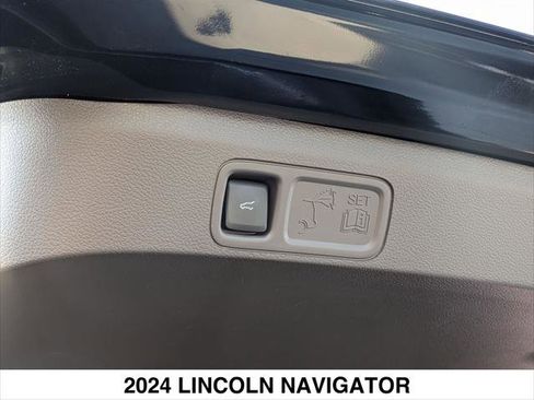 Used 2024 Lincoln Navigator Reserve image 26