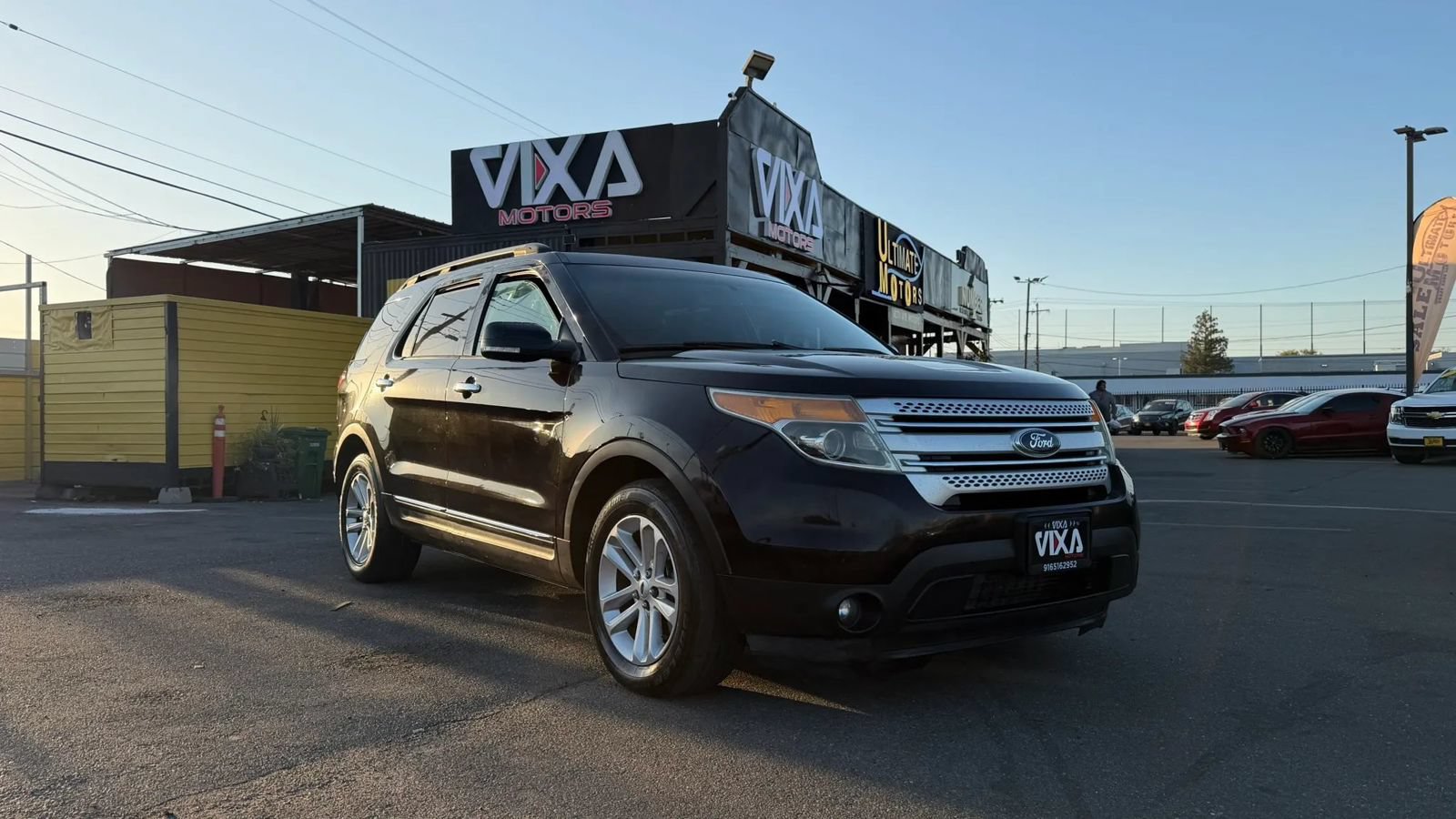 Used 2014 Ford Explorer XLT w/ Equipment Group 201A FWD image 3