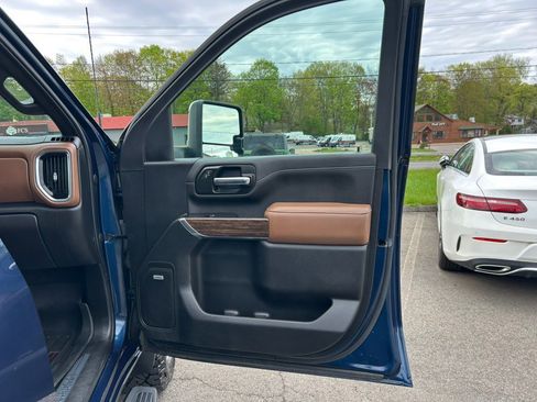 Used 2022 Chevrolet Silverado 2500 High Country w/ Technology Package AWD/4WD image 21