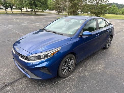 Used 2022 Kia Forte LXS FWD image 3