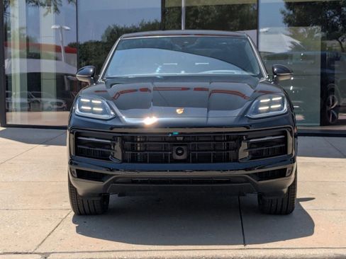 Certified 2025 Porsche Cayenne Coupe image 6