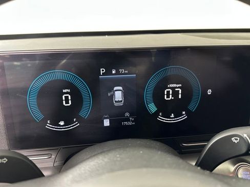 Used 2025 Hyundai Kona SE image 17