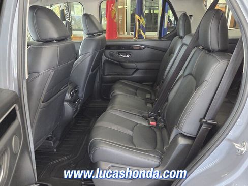 Used 2025 Honda Pilot Touring image 8