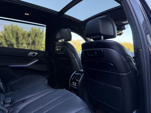 Used 2022 BMW X7 M50i AWD/4WD image 30
