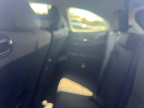 Used 2024 Toyota Highlander LE FWD image 8