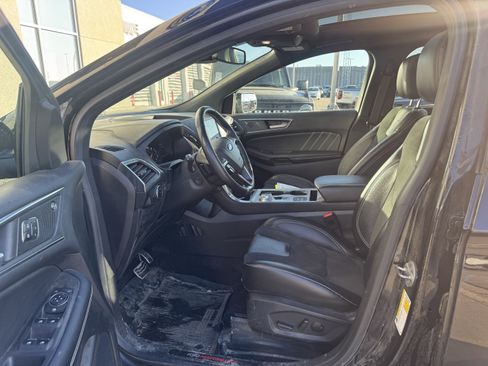 Used 2022 Ford Edge ST w/ Equipment Group 401A image 5