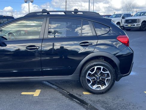Used 2016 Subaru Crosstrek 2.0i Premium image 12
