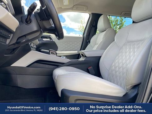 Used 2023 Mitsubishi Outlander SEL AWD/4WD image 3