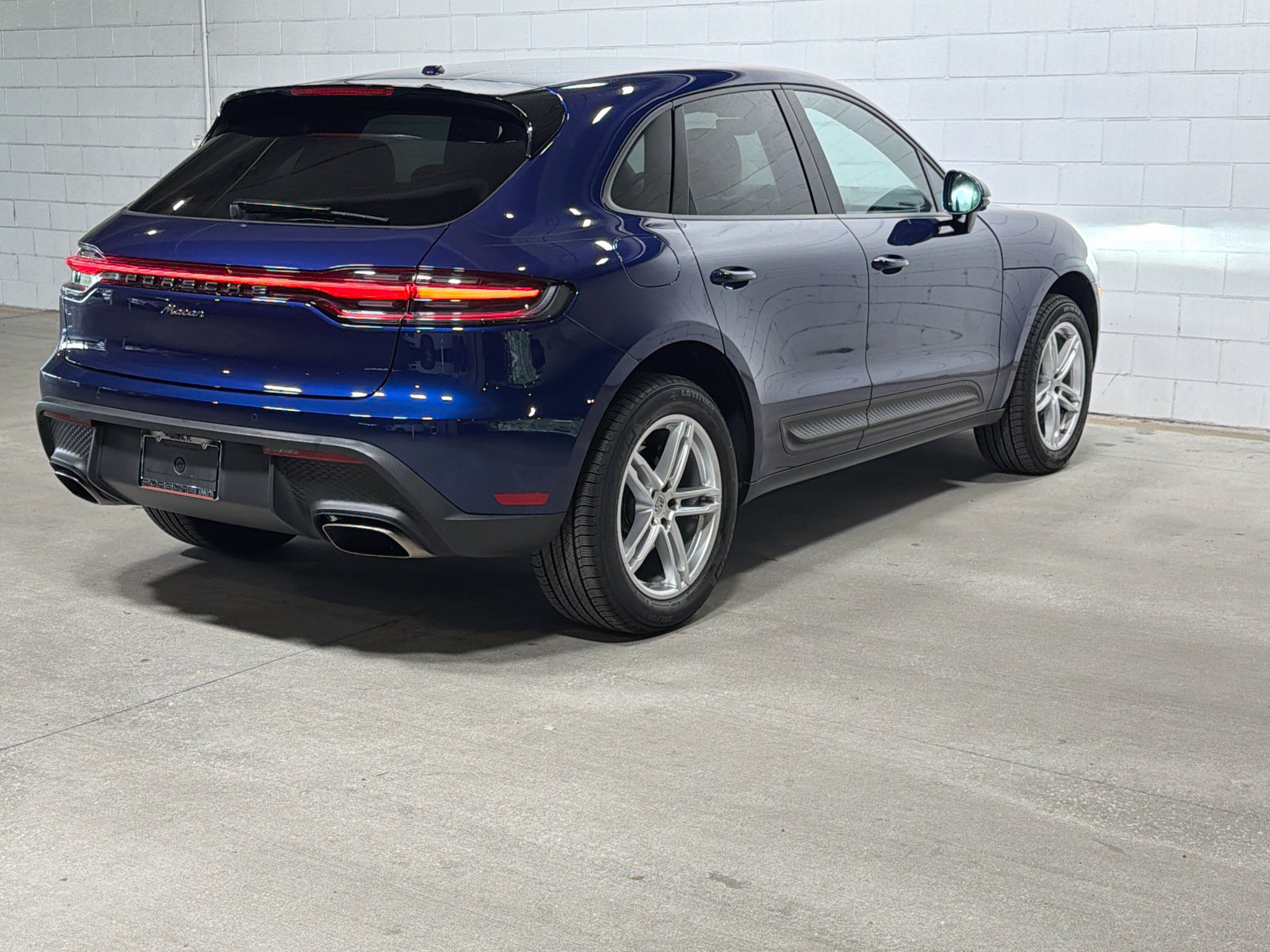Certified 2026 Porsche Macan AWD/4WD image 7