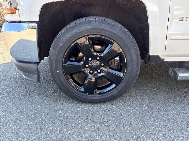 Used 2017 Chevrolet Silverado 1500 LT w/ All Star Edition AWD/4WD image 24