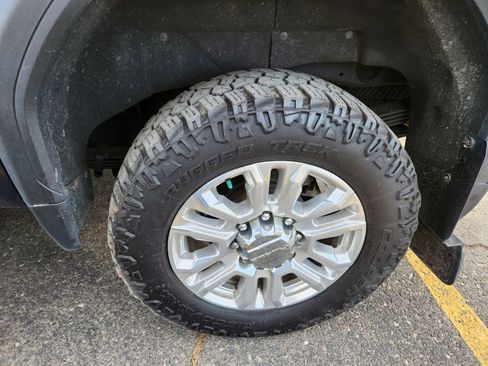 Used 2023 GMC Sierra 2500 Denali image 29