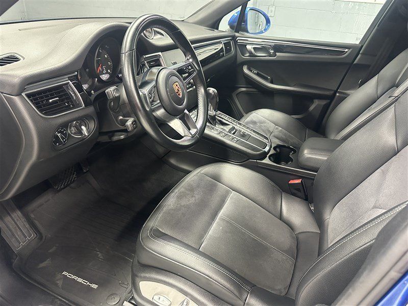 Used 2018 Porsche Macan AWD/4WD image 2